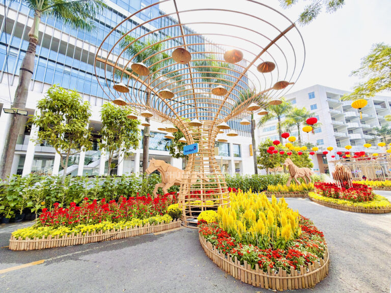 Phu My Hung Flower Street 2026: Bustling Spring atmosphere before opening